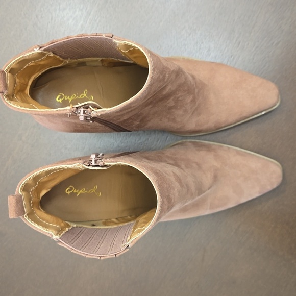 QUPID Womens Sz 10 Booties Square Toe 4" Heel New - Picture 2 of 8